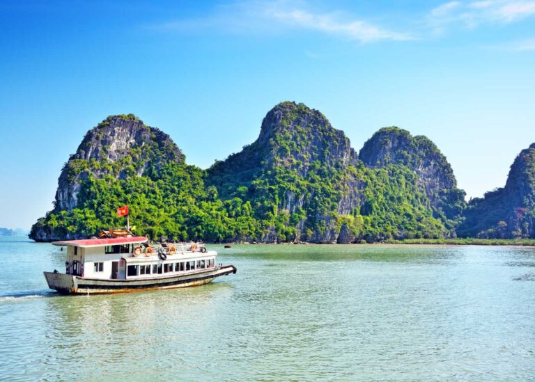 find flight deals on Traveloka